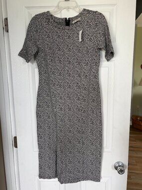 Ladies Loft size 2 animal print black and white animal print dress short sleeve